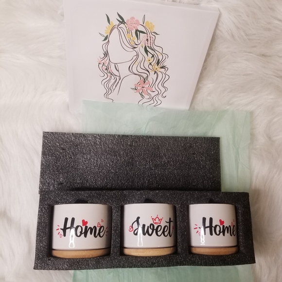 love grows here Other - I am selling these cute plant pots with words